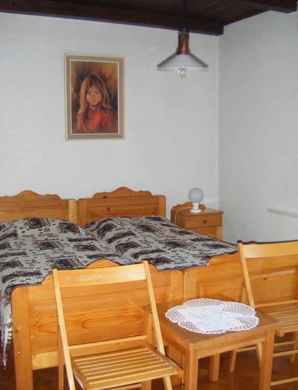 Guest House Kmetija Dane Extérieur photo
