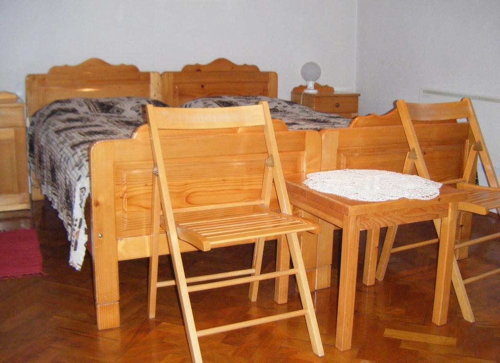 Guest House Kmetija Dane Extérieur photo
